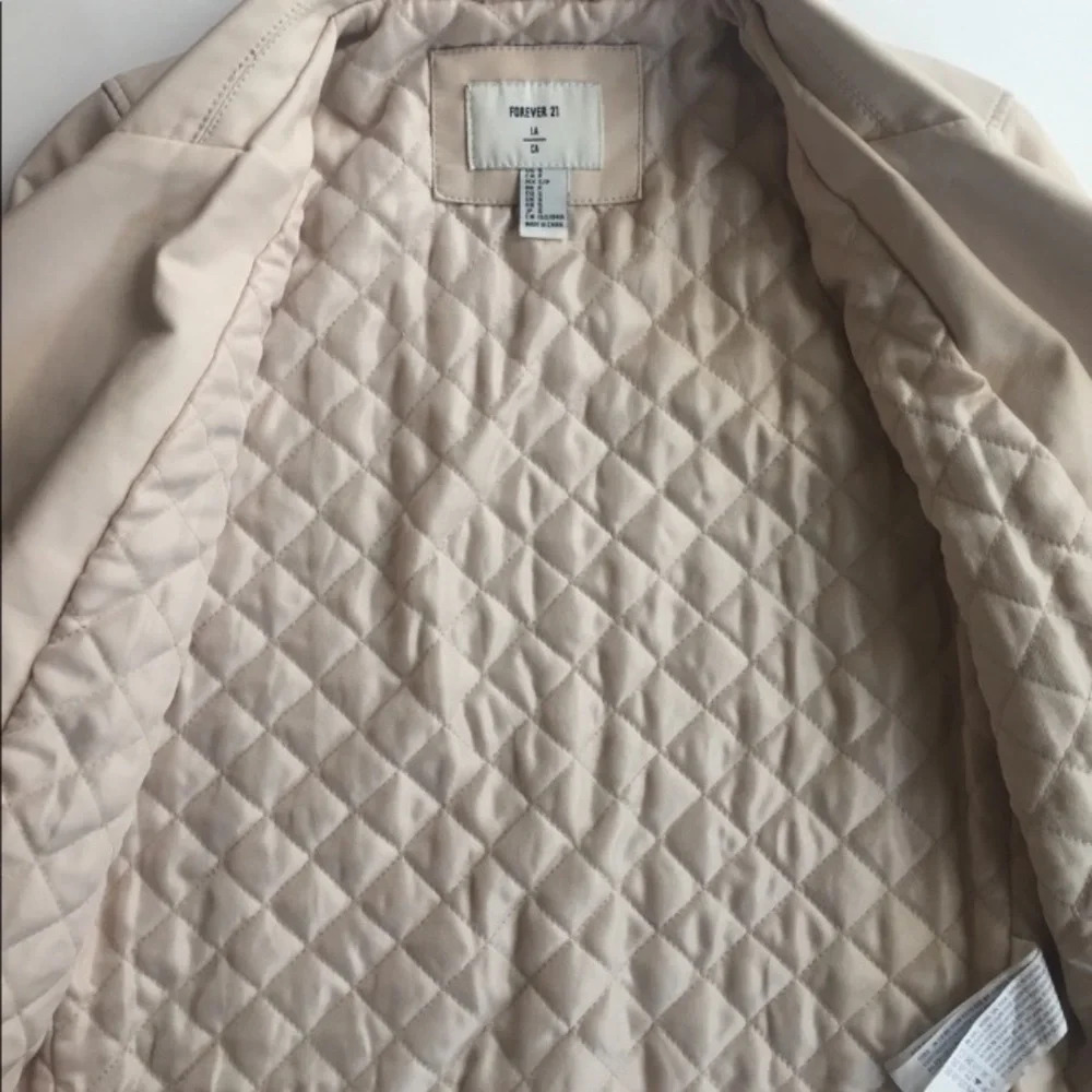 FOREVER 21 Moto Cream Studded Faux Leather Jacket Small BNWT - Picture 7 of 8